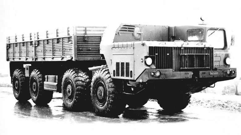 МАЗ-543М